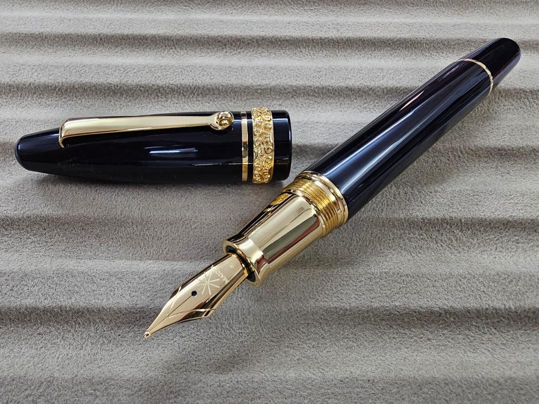 Maiora Ultra Ogiva Golden Age Nera GT Fountain Pen
